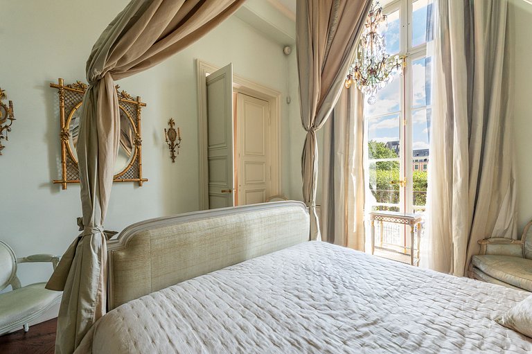 Par169 - Unique apartment on Place des Vosges