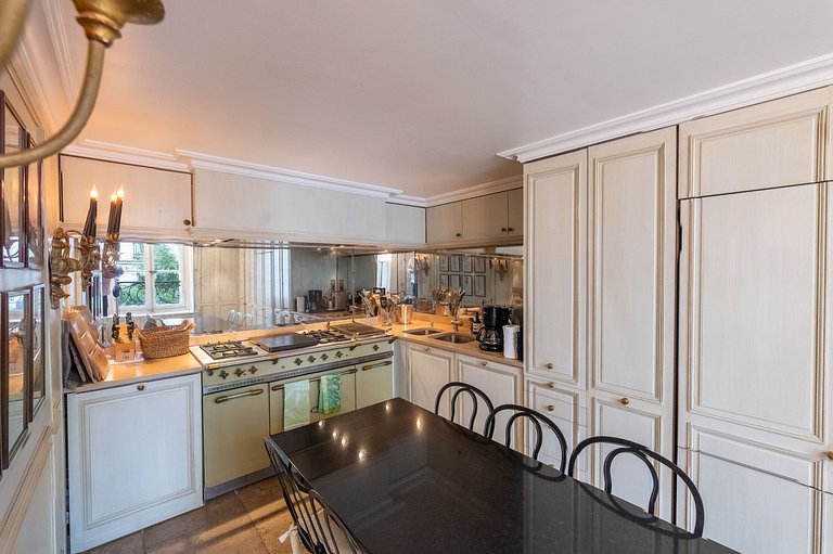 Par169 - Apartamento único en la Place des Vosges