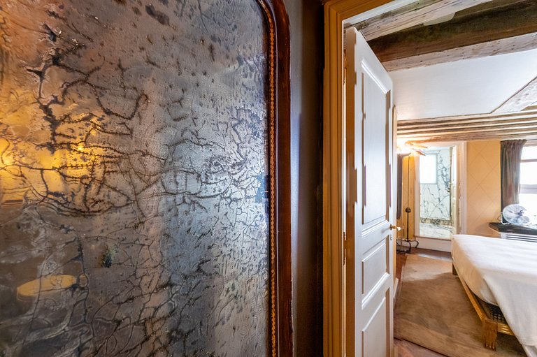 Par169 - Unique apartment on Place des Vosges