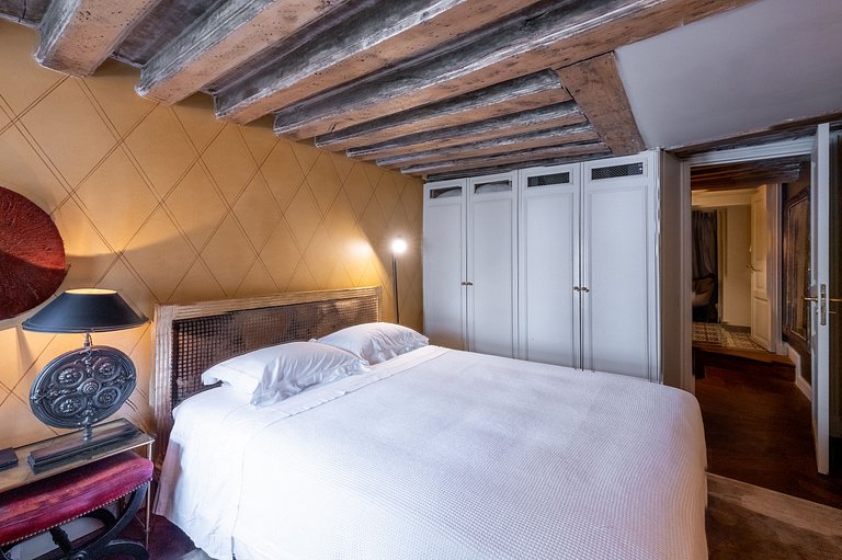 Par169 - Apartamento único en la Place des Vosges