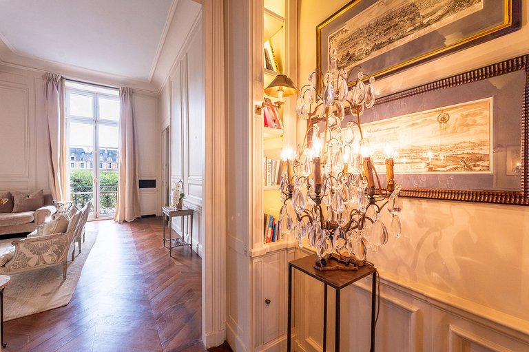 Par169 - Unique apartment on Place des Vosges