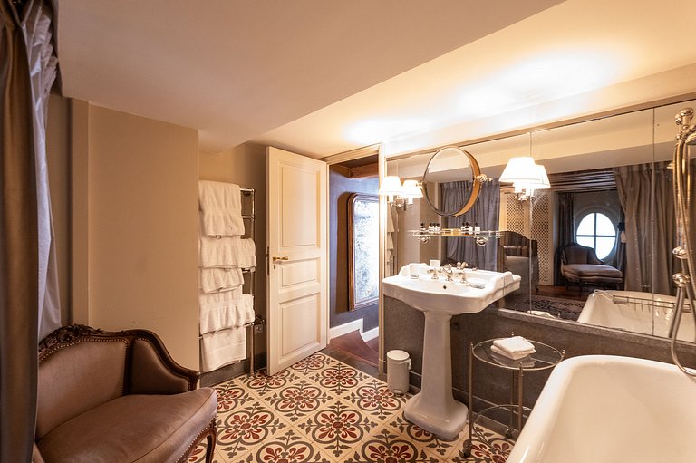 Par169 - Unique apartment on Place des Vosges