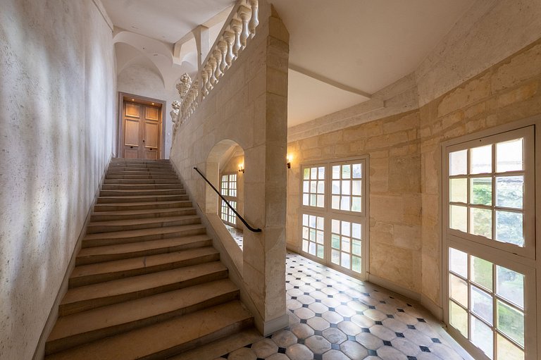 Par169 - Unique apartment on Place des Vosges