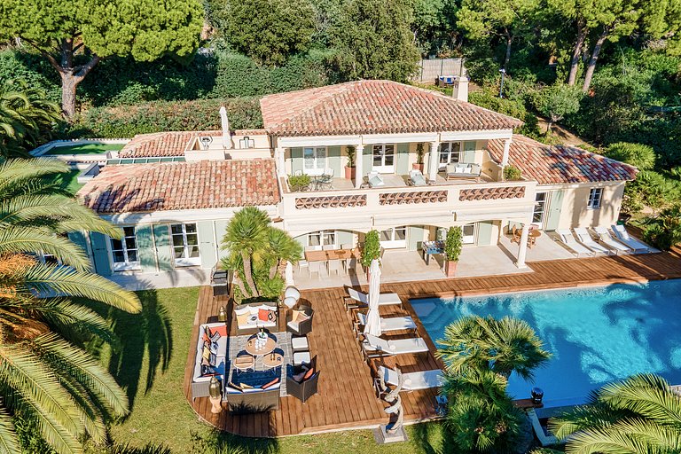 Azu051 - Elegante propriedade provençal com piscina