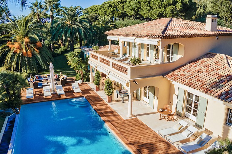 Azu051 - Elegant Provençal Estate with Sea View