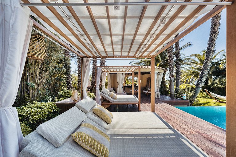 Azu051 - Elegant Provençal Estate with Sea View