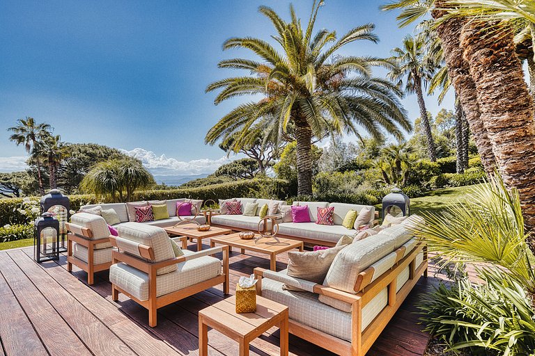 Azu051 - Elegant Provençal Estate with Sea View