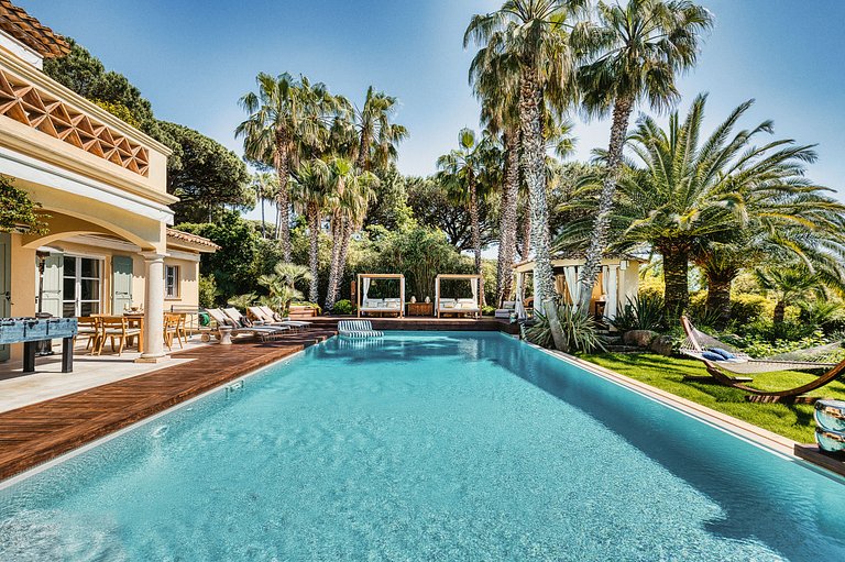 Azu051 - Elegant Provençal Estate with Sea View