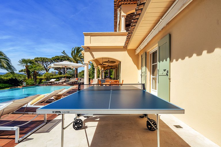 Azu051 - Elegant Provençal Estate with Sea View