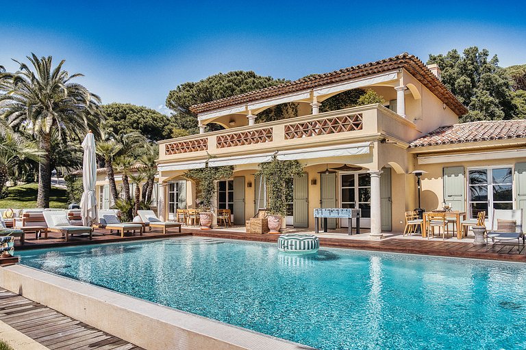 Azu051 - Elegant Provençal Estate with Sea View