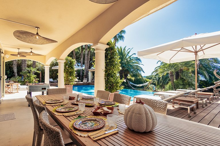 Azu051 - Elegant Provençal Estate with Sea View