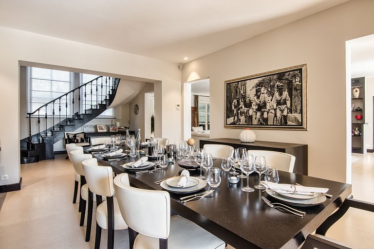 Azu051 - Elegant Provençal Estate with Sea View