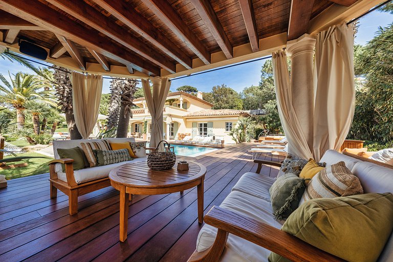 Azu051 - Elegante propriedade provençal com piscina