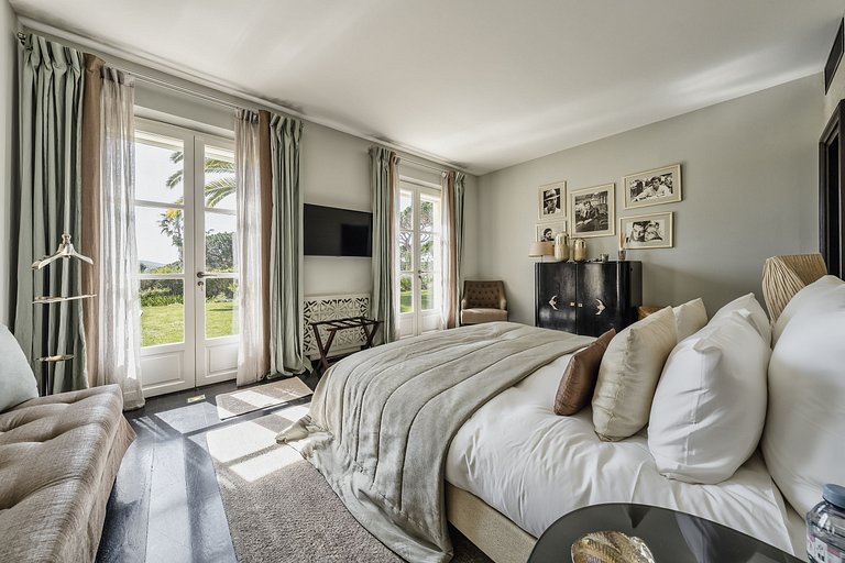 Azu051 - Elegant Provençal Estate with Sea View