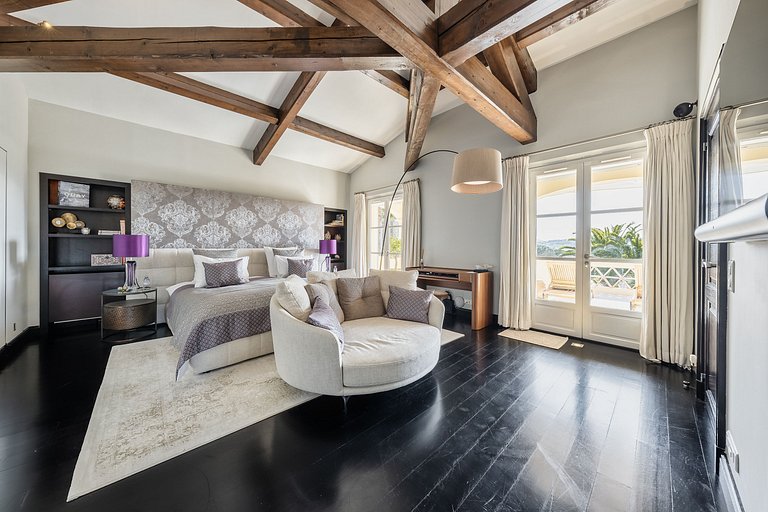 Azu051 - Elegant Provençal Estate with Sea View