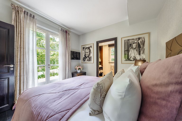 Azu051 - Elegant Provençal Estate with Sea View