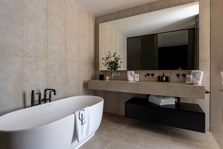 Ibi011 - Exquisite Luxury Villa in Ibiza