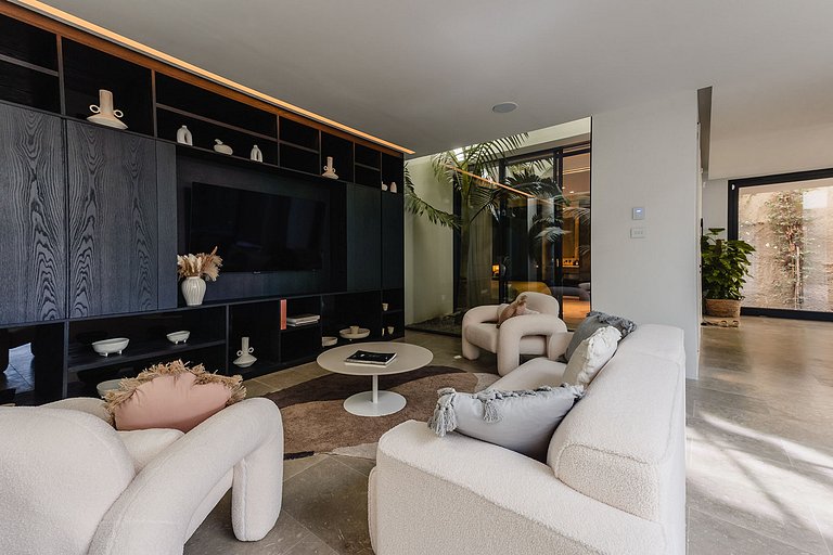 Ibi011 - Exquisite Luxury Villa in Ibiza