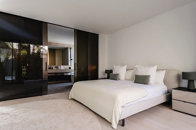 Ibi011 - Exquisite Luxury Villa in Ibiza