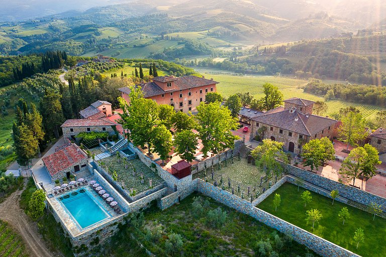 Tus019 - Timeless Elegance in the Heart of Chianti