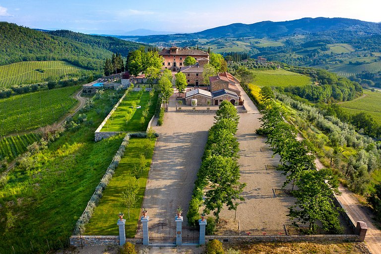 Tus019 - Timeless Elegance in the Heart of Chianti
