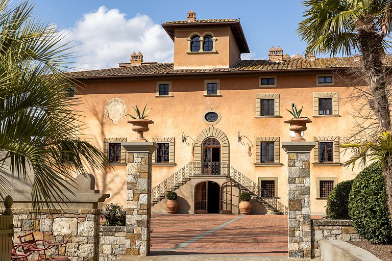 Tus019 - Timeless Elegance in the Heart of Chianti