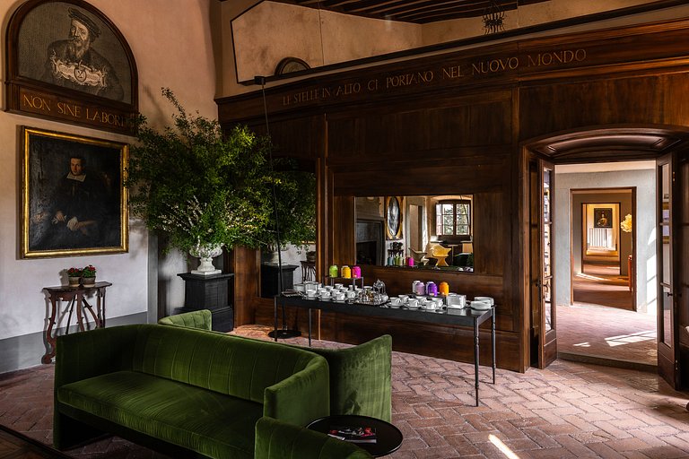 Tus019 - Timeless Elegance in the Heart of Chianti