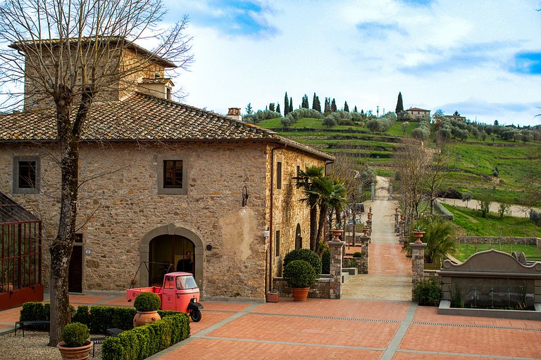 Tus019 - Timeless Elegance in the Heart of Chianti