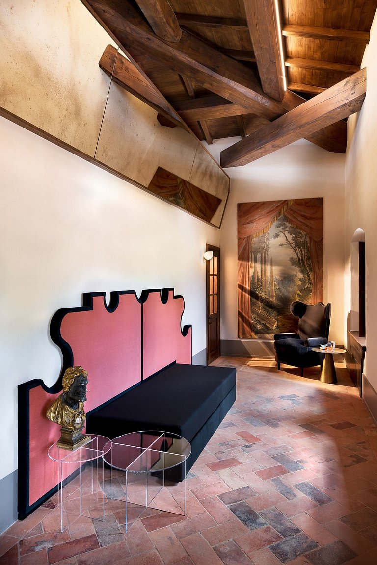 Tus019 - Timeless Elegance in the Heart of Chianti
