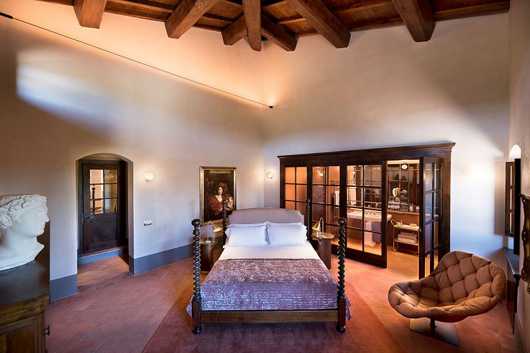 Tus019 - Timeless Elegance in the Heart of Chianti