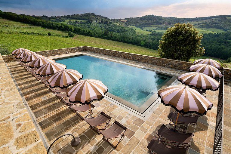 Tus019 - Timeless Elegance in the Heart of Chianti