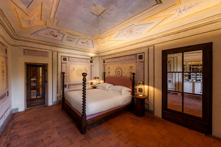 Tus019 - Timeless Elegance in the Heart of Chianti