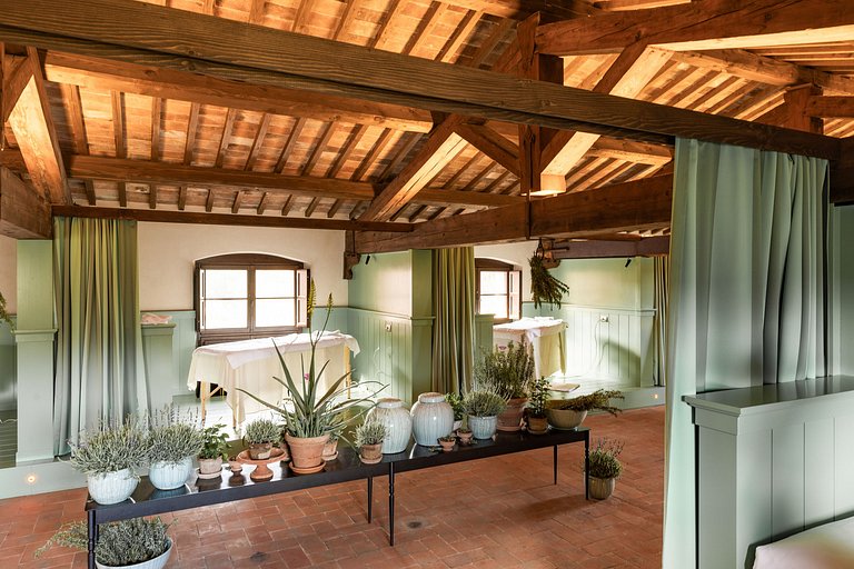 Tus019 - Timeless Elegance in the Heart of Chianti
