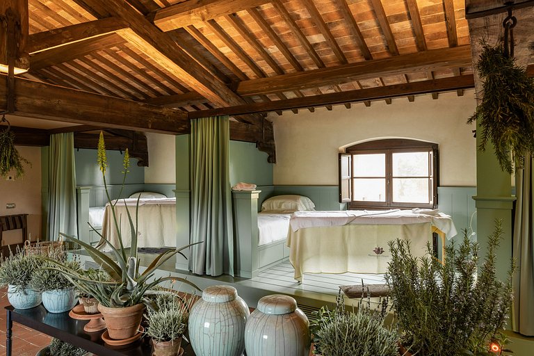 Tus019 - Timeless Elegance in the Heart of Chianti