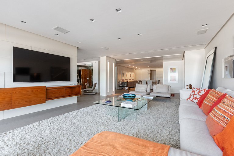 Rio432 – Sophisticated Oceanfront in Ipanema
