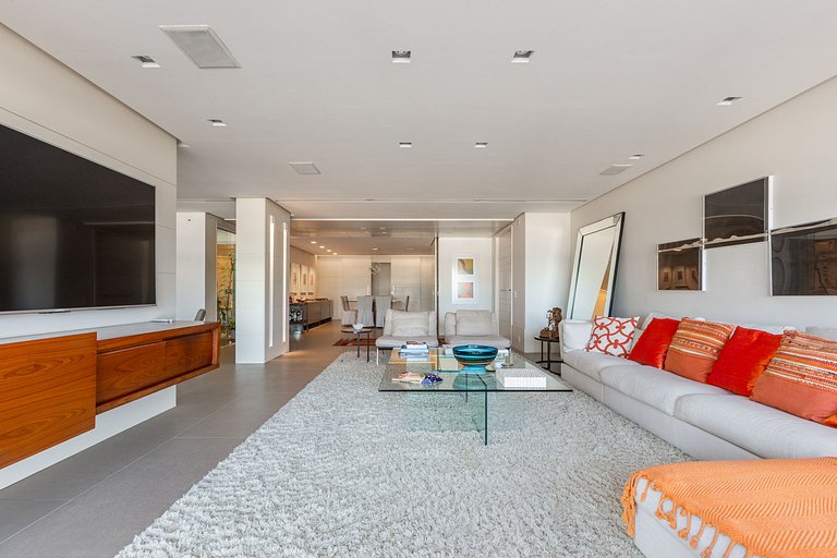 Rio432 – Sophisticated Oceanfront in Ipanema