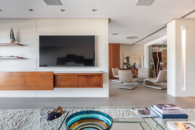 Rio432 – Sophisticated Oceanfront in Ipanema