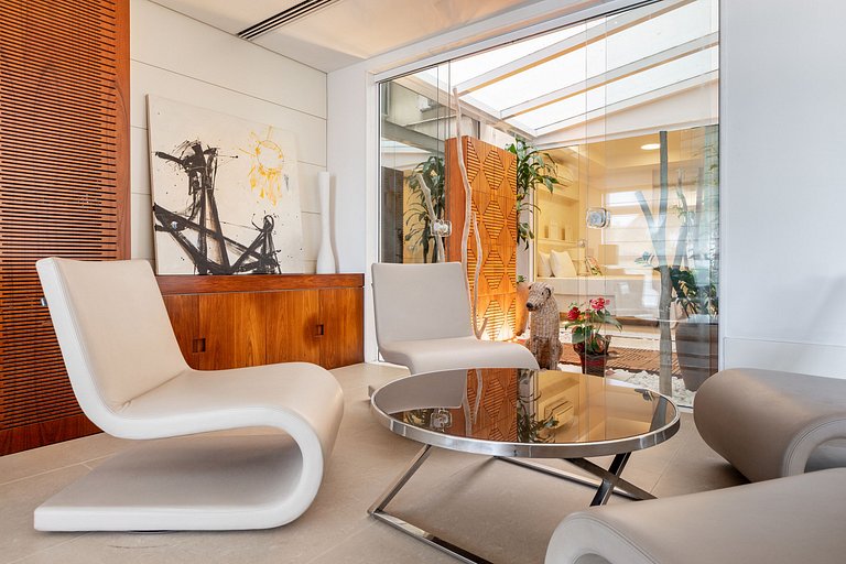 Rio432 – Sophisticated Oceanfront in Ipanema