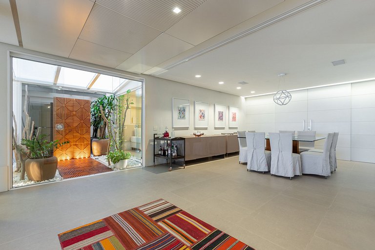 Rio432 – Sophisticated Oceanfront in Ipanema