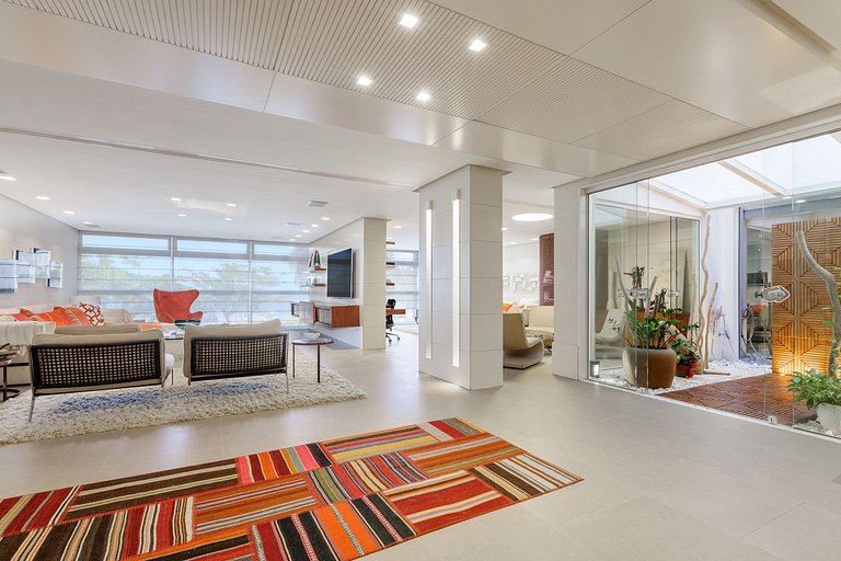 Rio432 – Sophisticated Oceanfront in Ipanema
