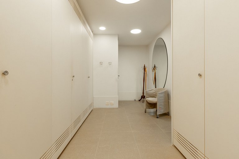Rio432 – Sophisticated Oceanfront in Ipanema