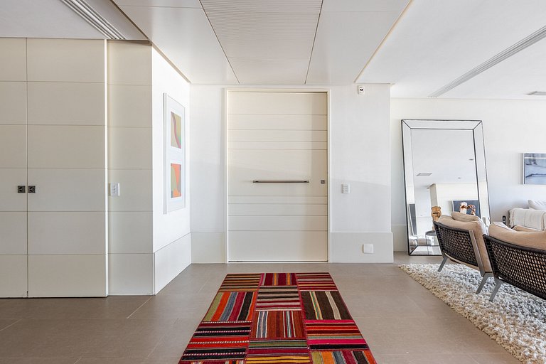 Rio432 – Sophisticated Oceanfront in Ipanema