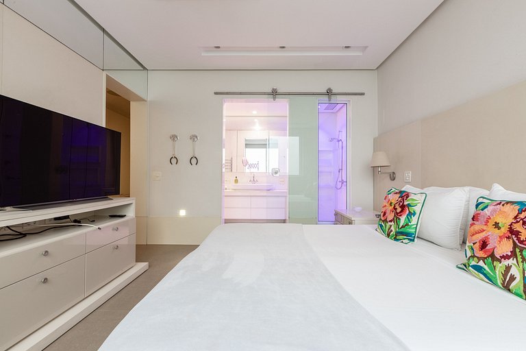 Rio432 – Sophisticated Oceanfront in Ipanema