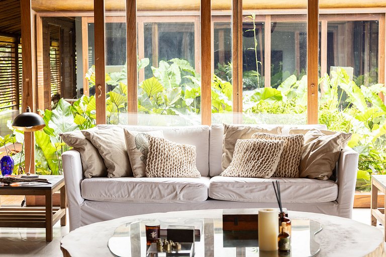 Bah179 - Villa integrada al bosque y vista al mar.