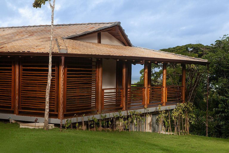 Bah179 - Villa integrada al bosque y vista al mar.