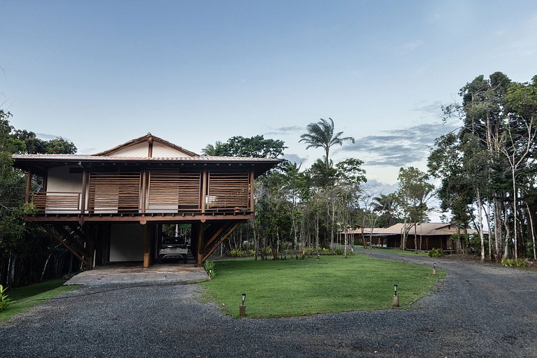 Bah179 - Villa integrada al bosque y vista al mar.