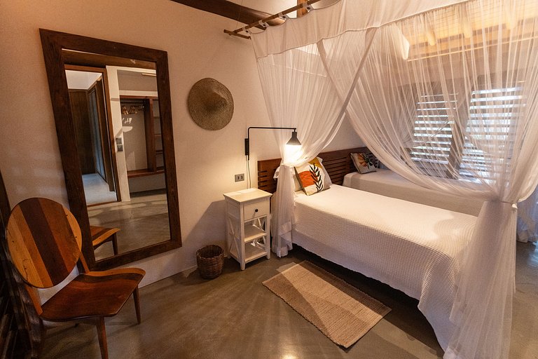 Bah179 - Villa integrada al bosque y vista al mar.