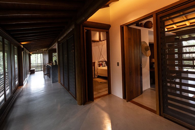 Bah179 - Villa integrada al bosque y vista al mar.