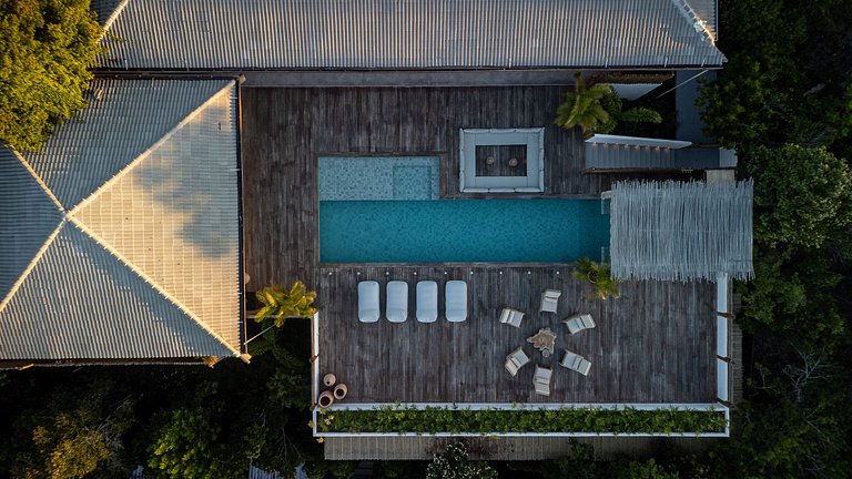 Bah074 - Imposing house over Trancoso River valley