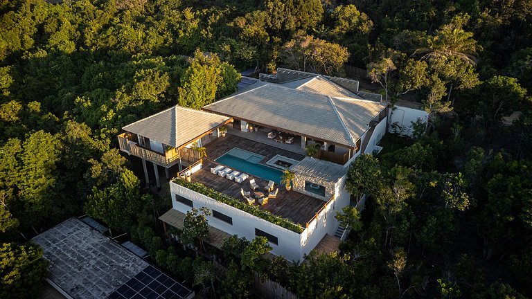 Bah074 - Imposing house over Trancoso River valley